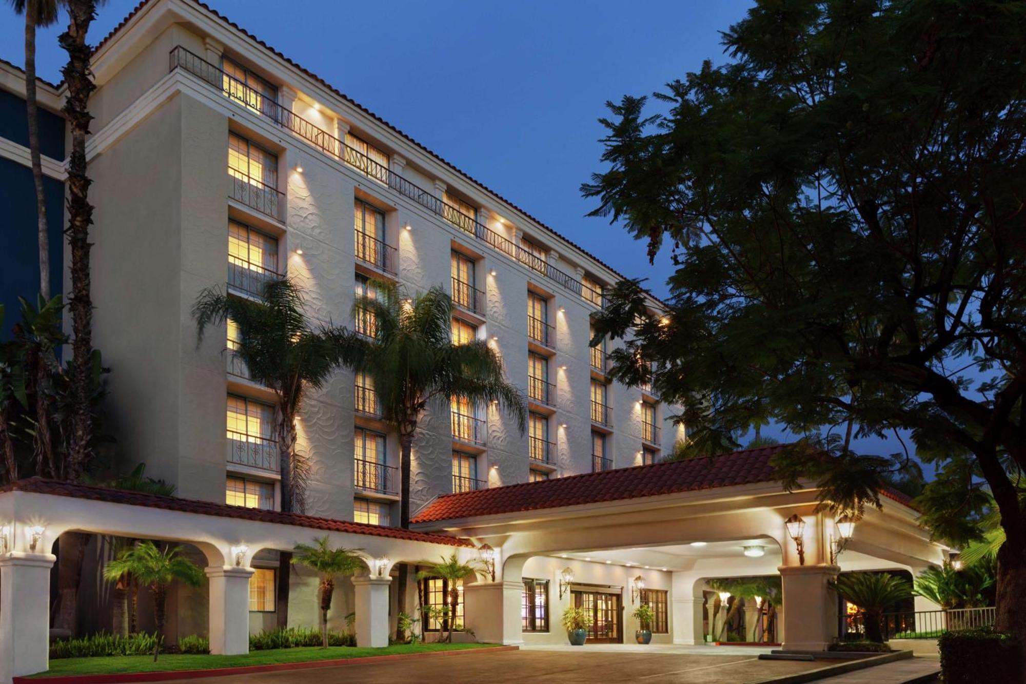 Embassy By Hilton Arcadia-pasadena Area
