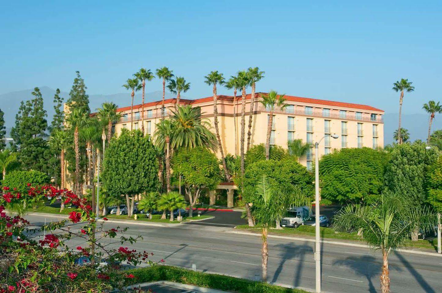 Embassy By Hilton Arcadia-pasadena Area Hotel