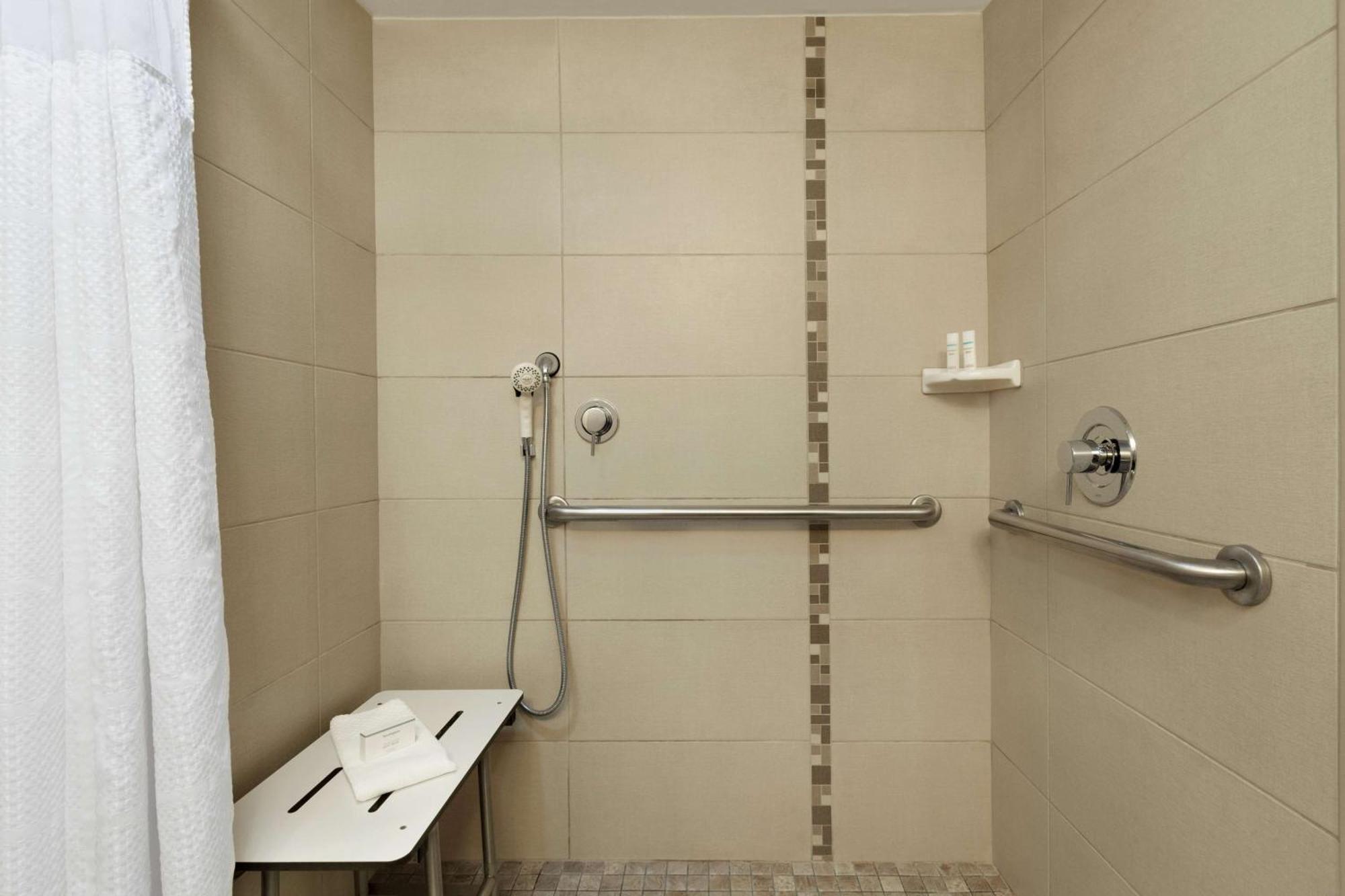 Embassy By Hilton Arcadia-pasadena Area Hotel 3*