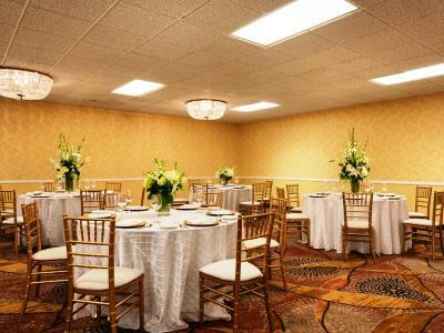 Hotel Embassy By Hilton Arcadia-pasadena Area